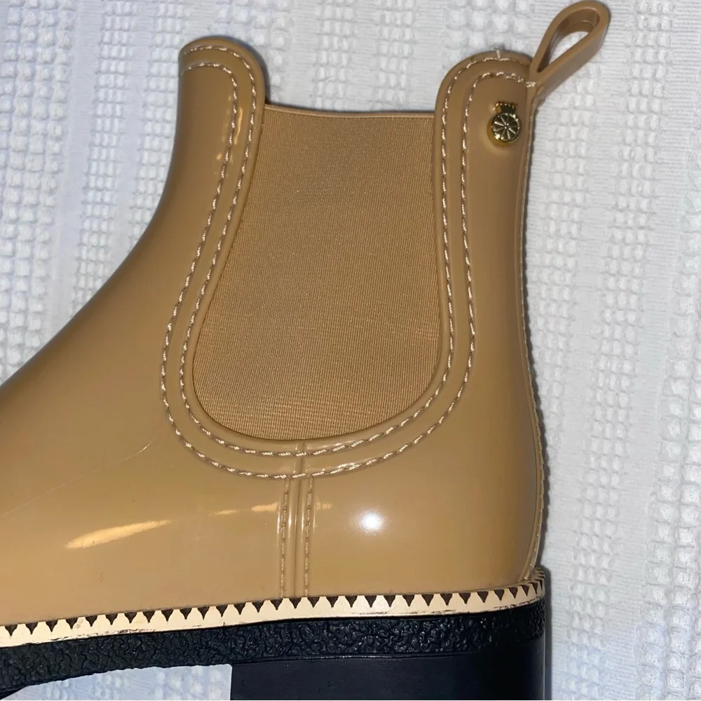Chelsea Rain Boots LEMON JELLY Tan & Black NWOT size 7